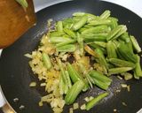 A picture of step 3 of Pointed gourd fry.