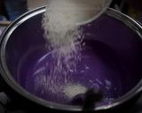 Foto langkah ke 2 dari resep Bubur Sumsum Ubi Ungu Keju.