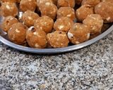 A picture of step 7 of Gond-Makhana Laddu.