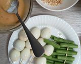 Foto langkah ke 2 dari resep Kushiage/kushikatsu (sate tusuk telur puyuh).