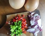 Foto langkah ke 1 dari resep Spicy Omelette.