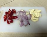 Foto langkah ke 1 dari resep Tumis brokoli wortel.