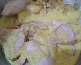 Foto langkah ke 2 dari resep 38. Ayam Goreng Bumbu Ungkep Kuning.