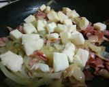 Foto del paso 4 de la receta: Empanaditas de panceta y cebolla