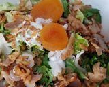 Foto del paso 3 de la receta: Ensalada tibia turca de pollo a las finas hierbas