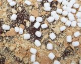 A picture of step 4 of S'mores dessert.