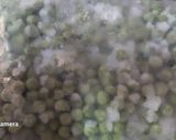 A picture of step 2 of Moongdal chilla.
