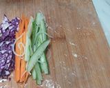 Foto langkah ke 4 dari resep Vietnamese Summer Roll.