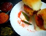बटाटे वडा पाव (Batate vada pav recipe in hindi) रेसिपी चरण 3 फोटो
