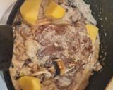 Foto del paso 5 de la receta: Carrillera de ternera en salsa de champiñones y queso