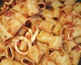 A picture of step 5 of Mezzi paccheri con calamari al cartoccio.