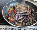Foto del paso 5 de la receta: Chipirones en su tinta con arroz