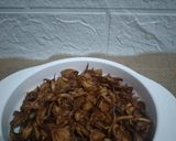 Foto langkah ke 4 dari resep Mie lidi goreng.