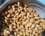 Foto langkah ke 1 dari resep Kacang Goreng Berbumbu.