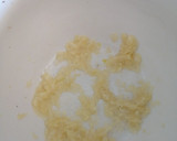 Foto del paso 2 de la receta: Ensalada de pera caramelizada con salsa de kéfir