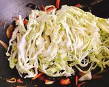 Hình bước làm 4 của món Bún Tàu Xào Tôm Khô & Rau Củ
