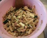 Foto del paso 1 de la receta: Ensalada de pasta y frutos marinos, pre y también fabricados y sopa de espárragos
