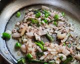 A picture of step 4 of Leftover chapati chivda authentic.