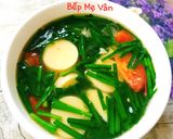 Hình bước làm 3 của món Canh hẹ đậu hủ trứng và cà chua