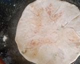 A picture of step 6 of Aloo paratha.
