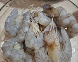 Foto langkah ke 1 dari resep Salad Udang Khas Brunei Darussalam.