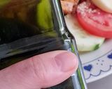 Foto del paso 6 de la receta: Ensalada plato completo de pepino, tomate, mozzarella, tofu al pimentón, enriquecida con gomashio 🥗