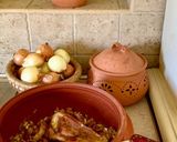 Sparhelten, cserépedényben főtt babgulyás füstölt csülökkel.....házi barackpálinkával😉 recept fázis 3 fotója