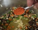 Foto del paso 2 de la receta: Paella de pollo, conejo y pato, con las 5 clases de alubias tradicionales