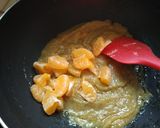 A picture of step 5 of Orange Apple Singhda Halwa.