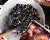 Foto langkah ke 3 dari resep Cumi saus hitam.