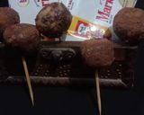 A picture of step 5 of Marie choco date balls.