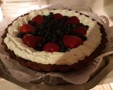 Foto del paso 6 de la receta: Tarta de maracuyá y chocolate con frutos rojos