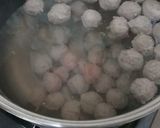 Foto langkah ke 5 dari resep Bakso sapi praktis.