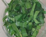 Foto langkah ke 1 dari resep Teh Pandan Tiga Layer.