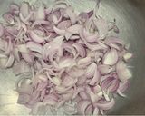 A picture of step 2 of Afghani Chicken Pulao.
