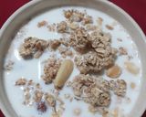 A picture of step 3 of Healthy Breakfast Cereal with nuts.