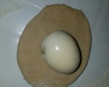 A picture of step 4 of Egg Roll.