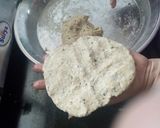 A picture of step 3 of Multi grains Thalipeeth.