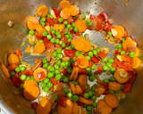 Foto del paso 3 de la receta: Carne en salsa con papas