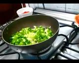 Foto do passo 6 de Macarrão ao molho de frango, calabresa e camarão