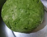 पालक पराठा और आलू मटर की सब्जी (palak paratha aur aloo matar ki sabzi recipe in Hindi) रेसिपी चरण 2 फोटो