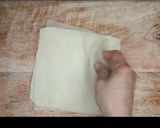 A picture of step 3 of Wonton cups.