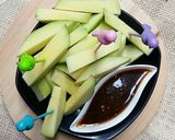 Foto langkah ke 2 dari resep Rujak Terasi Mangga.