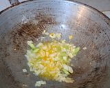 Foto langkah ke 2 dari resep Nasi Goreng Nanas.