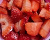 Foto del paso 1 de la receta: Gominolas de frutilla con agar-agar 🍓 Mini gelatinas de fresa aptas vegetarianos y veganos