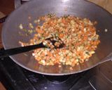 Foto langkah ke 6 dari resep Malkist Goreng Isi Sayur.