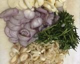 รูปขั้นตอนการทำที่ 3 ของ ต้มยำไก่ สูตรแม่เฒ่ามี