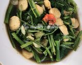 Foto langkah ke 4 dari resep Tumis Kangkung Saos Teriyaki ala adhira.