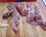 Foto del paso 1 de la receta: Conejo en salsa de piñones