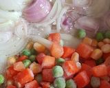 A picture of step 2 of Tomyam Fried Rice.